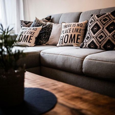 Art Downtown Alecsandri St Luxury Apartment Oradea Zewnętrze zdjęcie