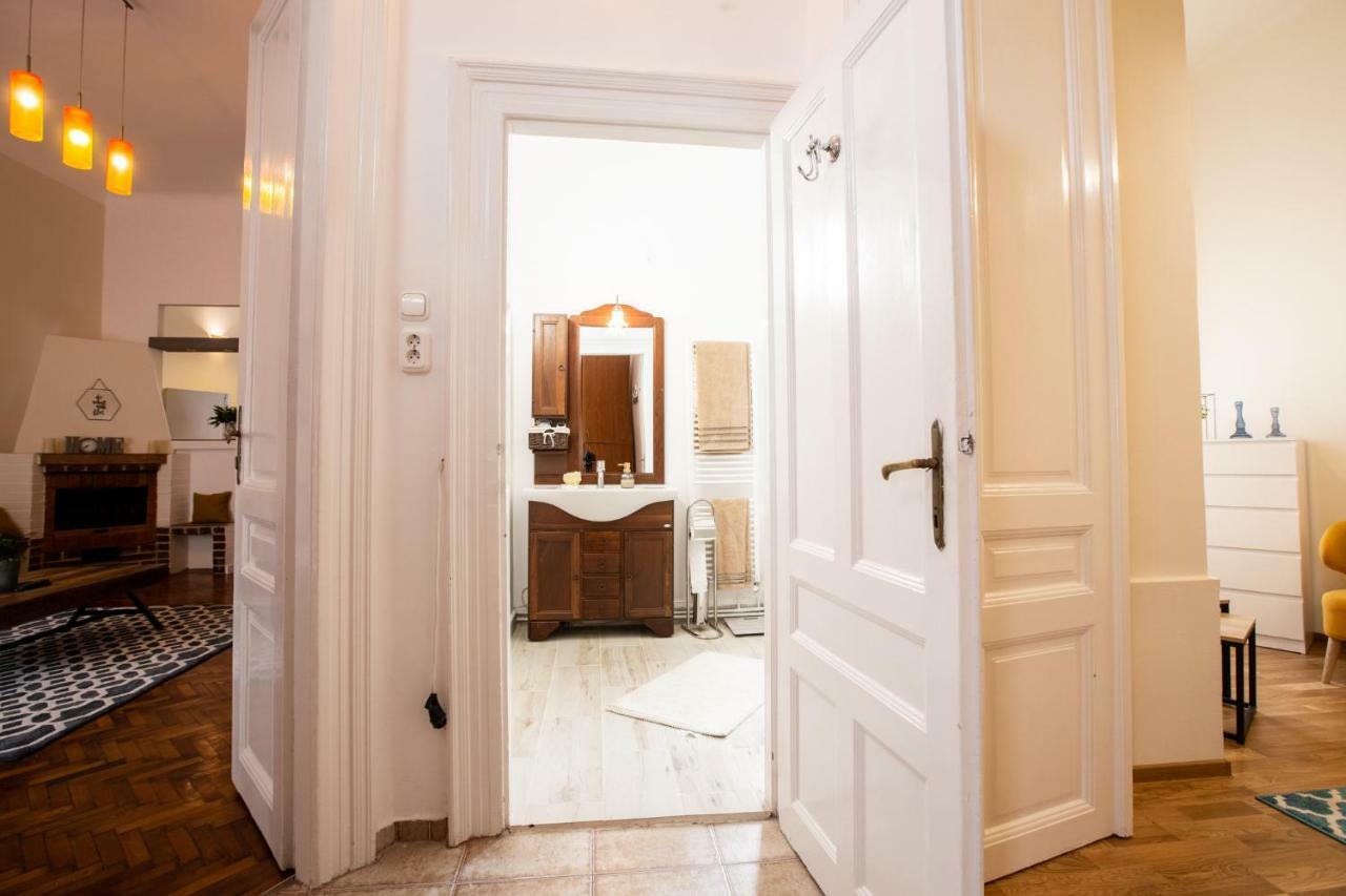 Art Downtown Alecsandri St Luxury Apartment Oradea Zewnętrze zdjęcie