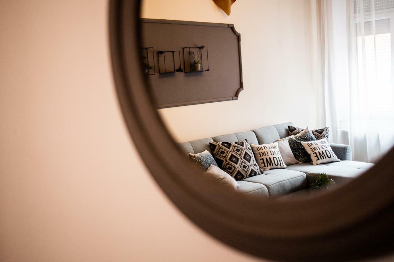 Art Downtown Alecsandri St Luxury Apartment Oradea Zewnętrze zdjęcie